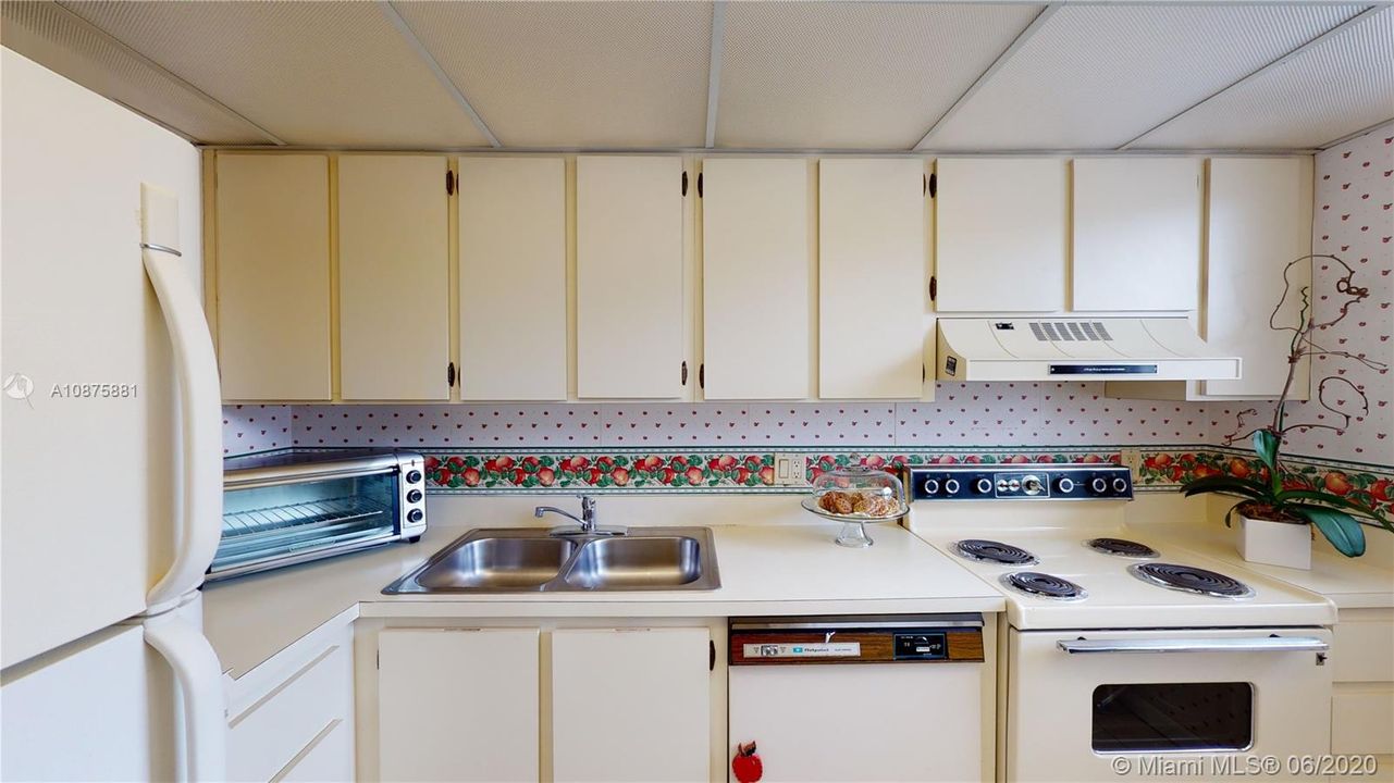 Recently Sold: $175,000 (2 beds, 2 baths, 980 Square Feet)