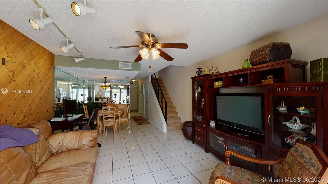 Recently Sold: $175,000 (2 beds, 2 baths, 980 Square Feet)