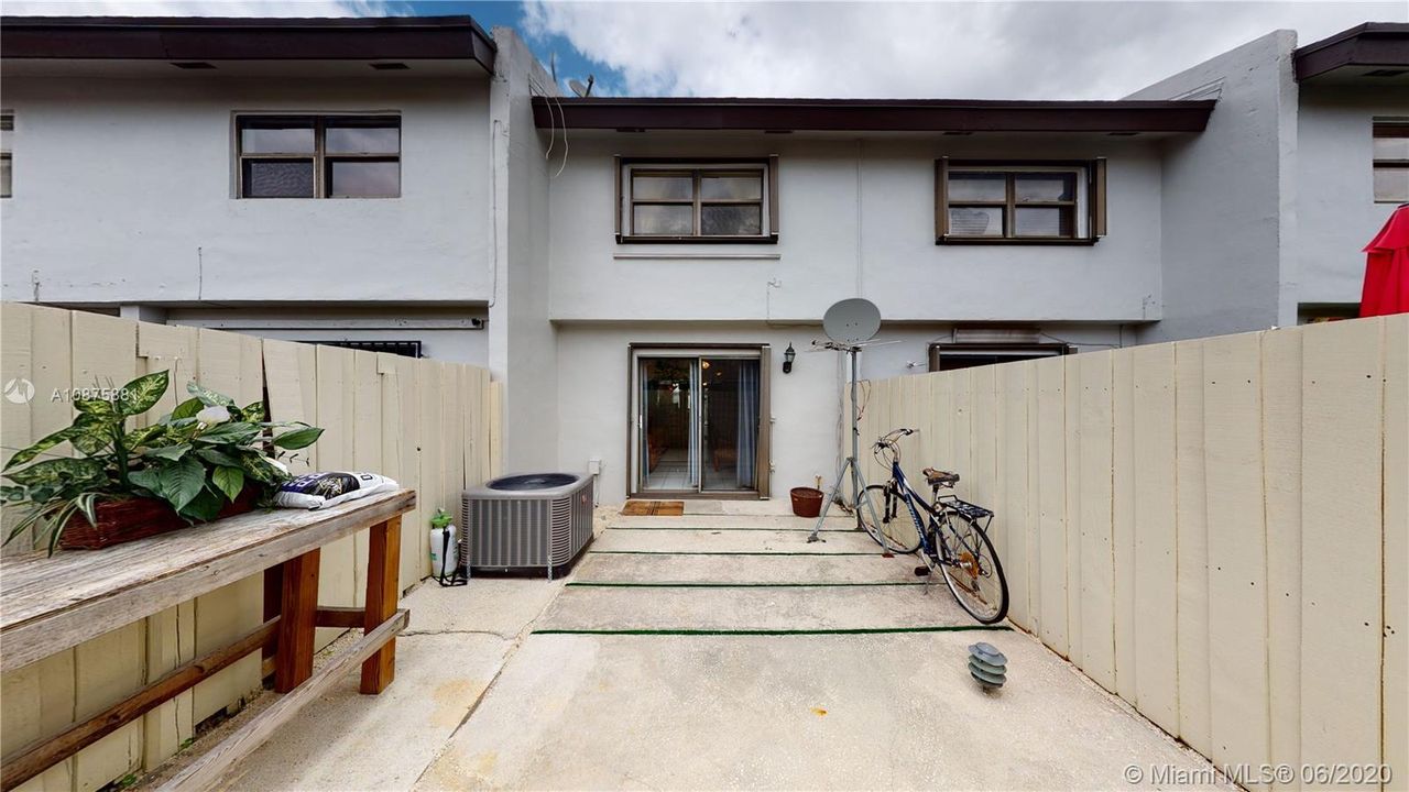 Recently Sold: $175,000 (2 beds, 2 baths, 980 Square Feet)