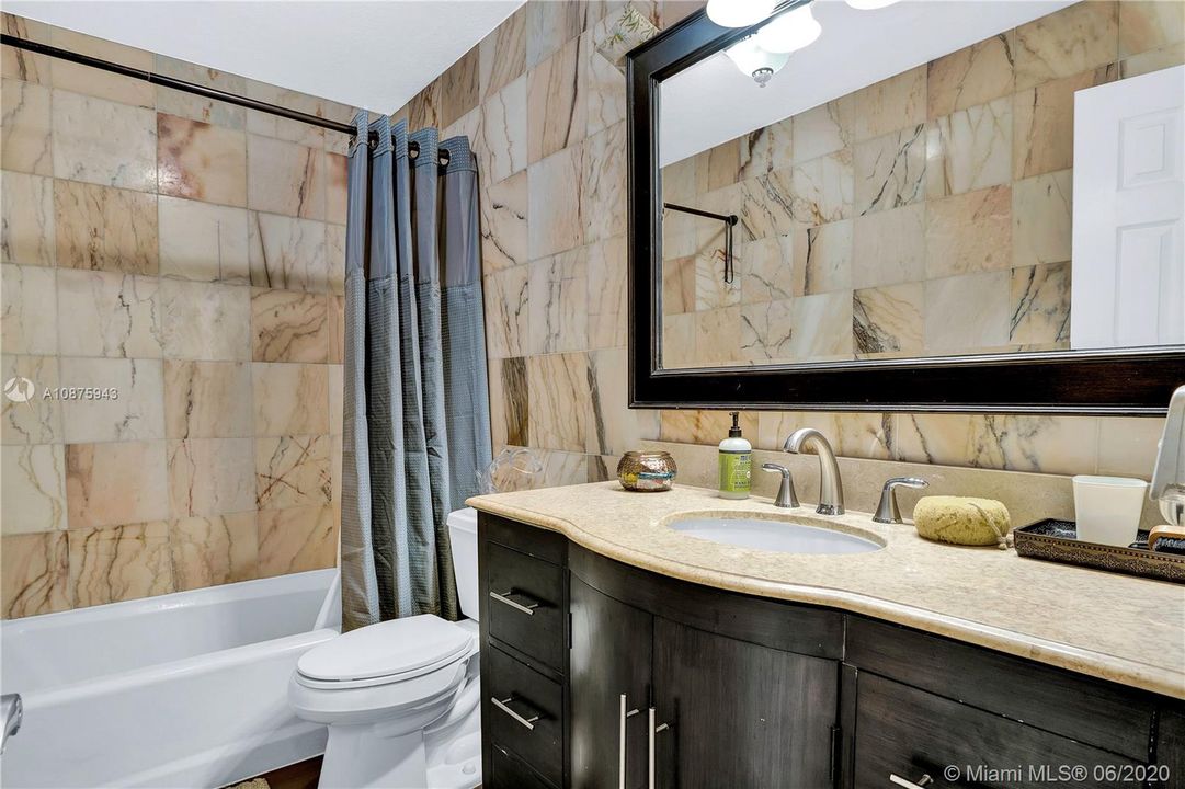 Recently Rented: $3,200 (3 beds, 3 baths, 2204 Square Feet)