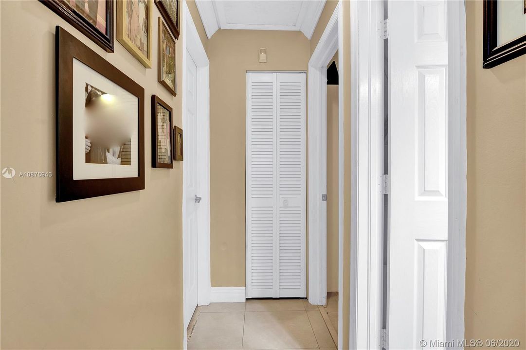 Recently Rented: $3,200 (3 beds, 3 baths, 2204 Square Feet)