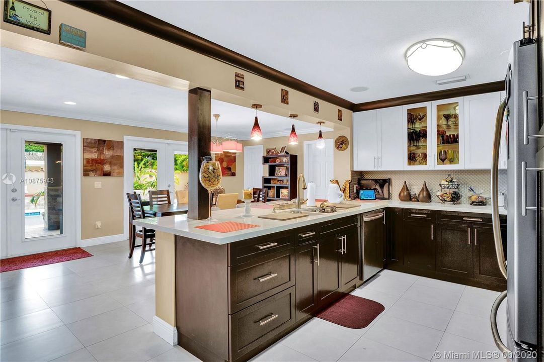 Recently Rented: $3,200 (3 beds, 3 baths, 2204 Square Feet)