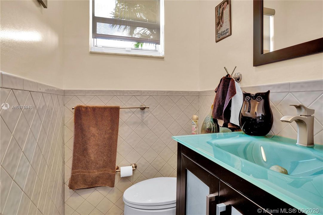 Recently Rented: $3,200 (3 beds, 3 baths, 2204 Square Feet)