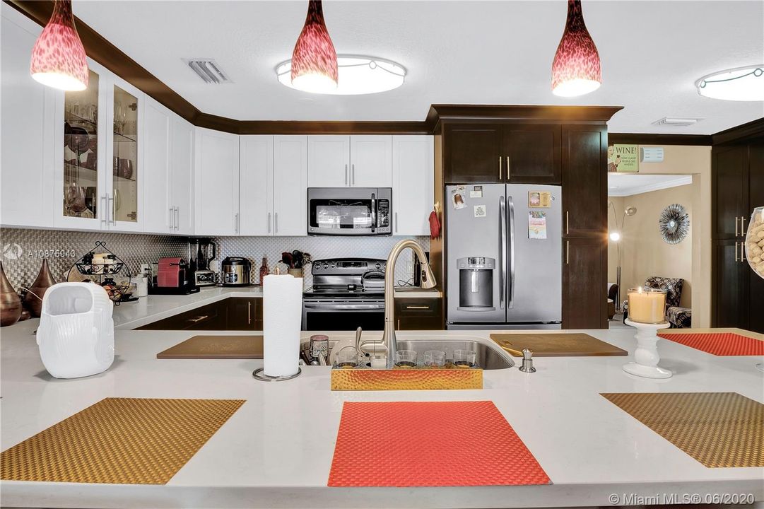 Recently Rented: $3,200 (3 beds, 3 baths, 2204 Square Feet)