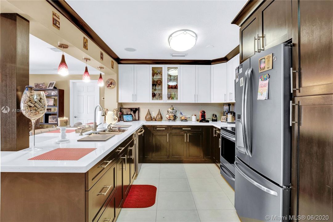Recently Rented: $3,200 (3 beds, 3 baths, 2204 Square Feet)
