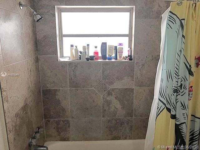 Recently Rented: $1,250 (1 beds, 1 baths, 700 Square Feet)