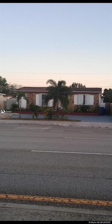 Vendido Recientemente: $315,000 (3 camas, 2 baños, 1421 Pies cuadrados)