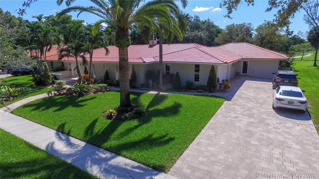 Недавно продано: $1,599,000 (5 спален, 3 ванн, 6004 Квадратных фут)
