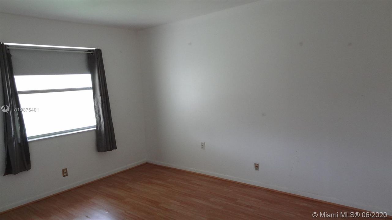Recently Sold: $79,900 (1 beds, 1 baths, 790 Square Feet)