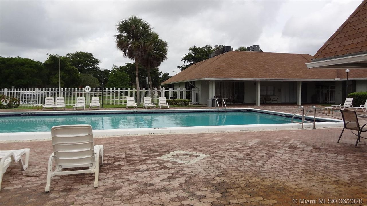 Recently Sold: $79,900 (1 beds, 1 baths, 790 Square Feet)