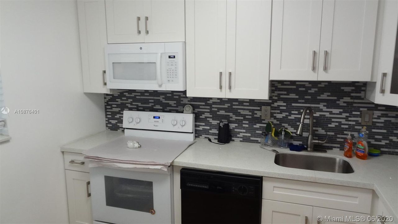 Recently Sold: $79,900 (1 beds, 1 baths, 790 Square Feet)