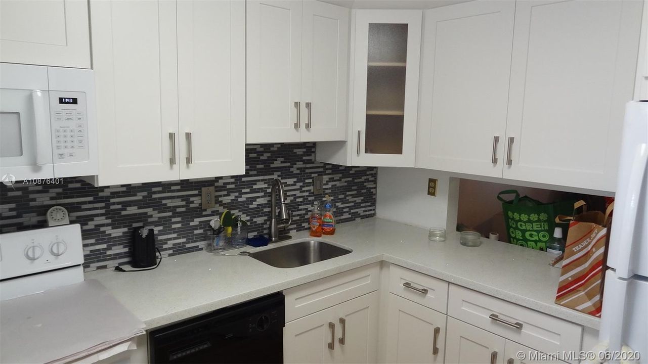 Recently Sold: $79,900 (1 beds, 1 baths, 790 Square Feet)