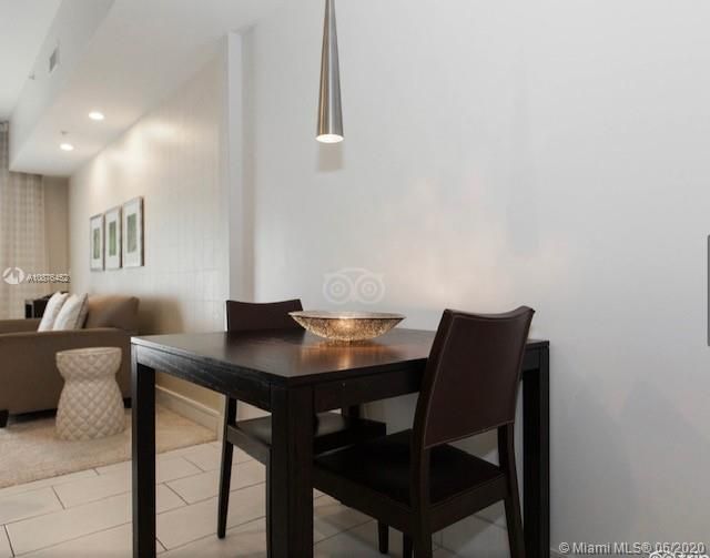 Recently Sold: $110,000 (1 beds, 1 baths, 705 Square Feet)