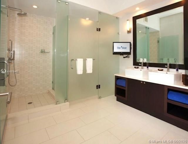 Recently Sold: $110,000 (1 beds, 1 baths, 705 Square Feet)