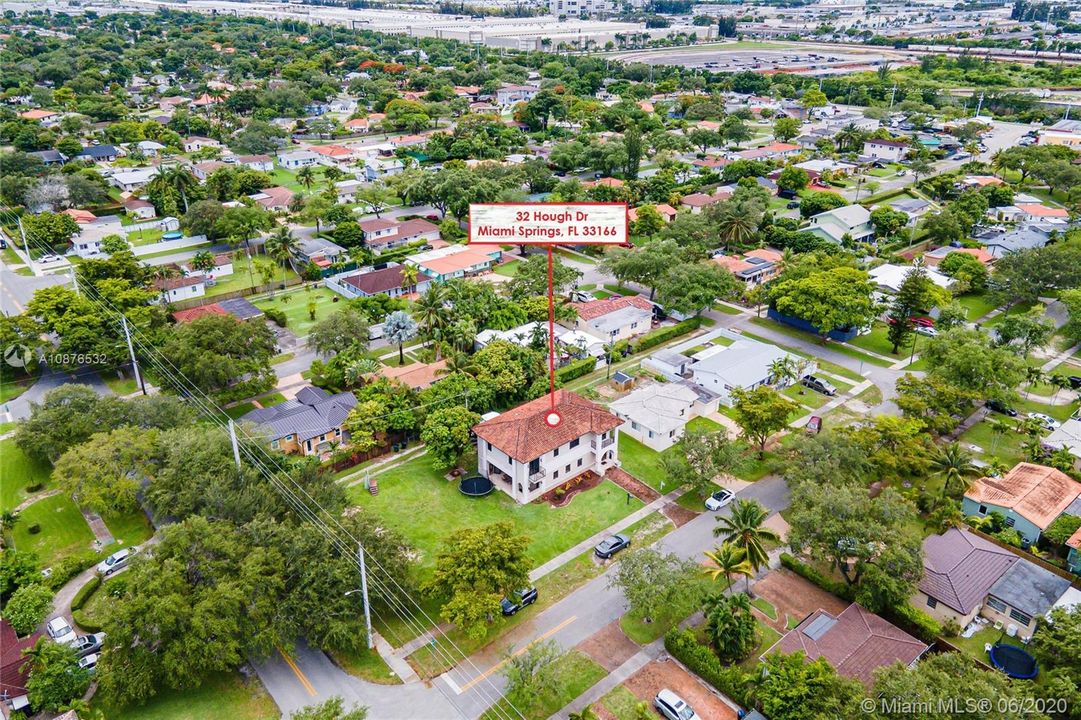 Vendido Recientemente: $585,000 (3 camas, 2 baños, 2216 Pies cuadrados)