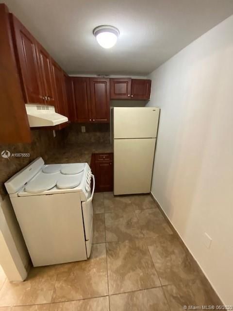 Recently Rented: $900 (0 beds, 1 baths, 382 Square Feet)