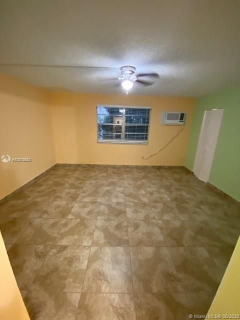 Recently Rented: $900 (0 beds, 1 baths, 382 Square Feet)