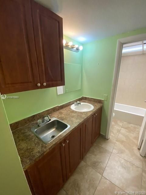 Recently Rented: $900 (0 beds, 1 baths, 382 Square Feet)