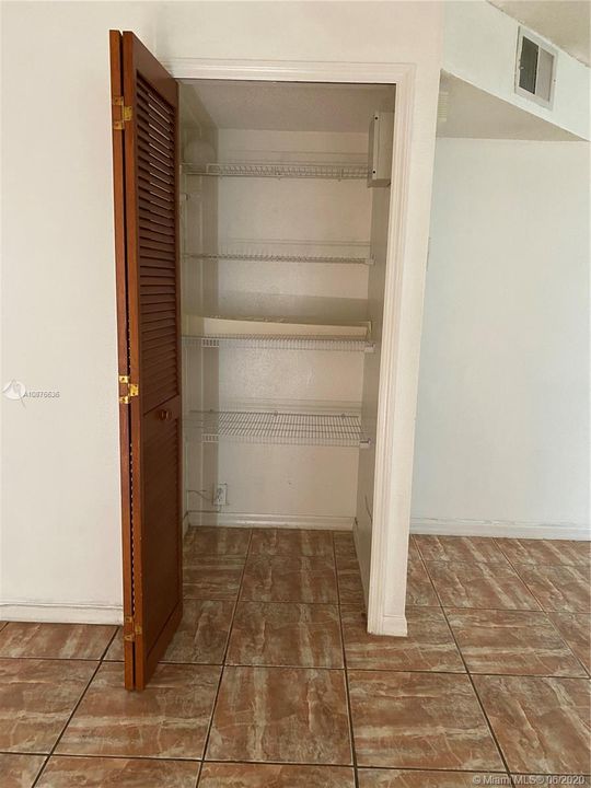 Недавно продано: $145,000 (3 спален, 2 ванн, 1250 Квадратных фут)