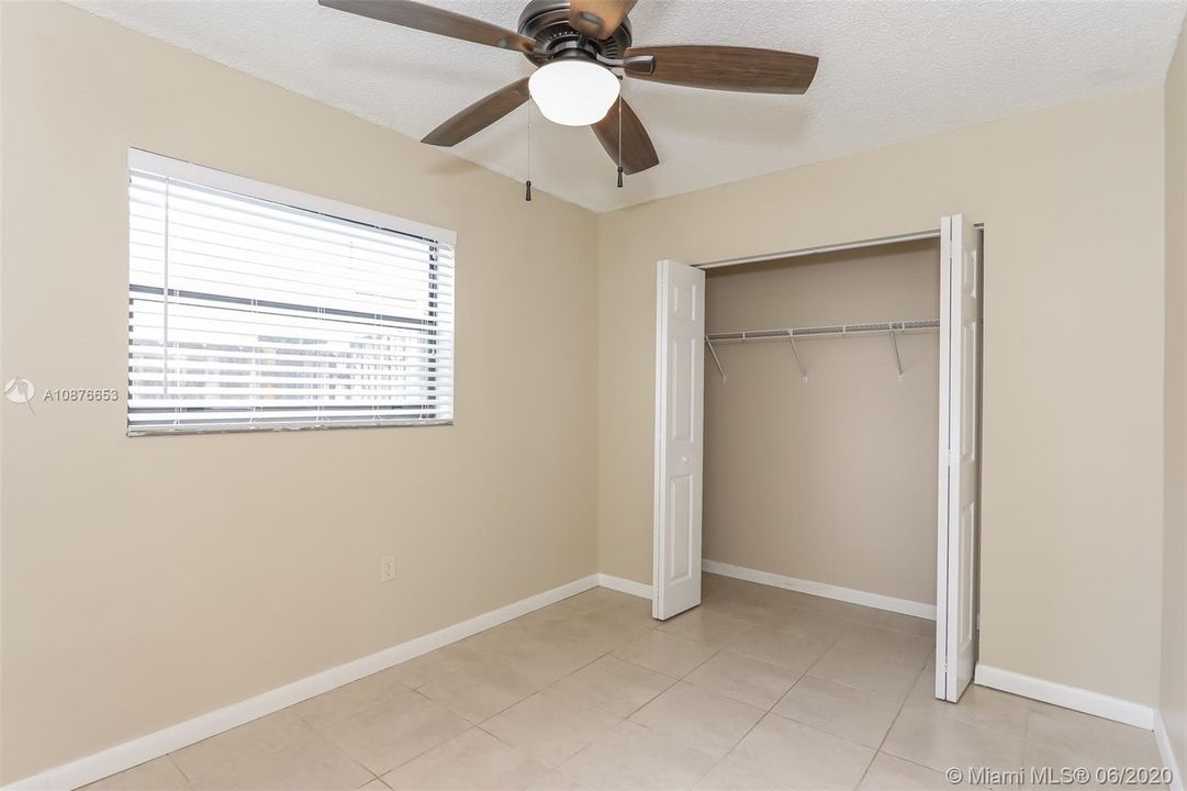 Recently Rented: $2,395 (3 beds, 2 baths, 1437 Square Feet)