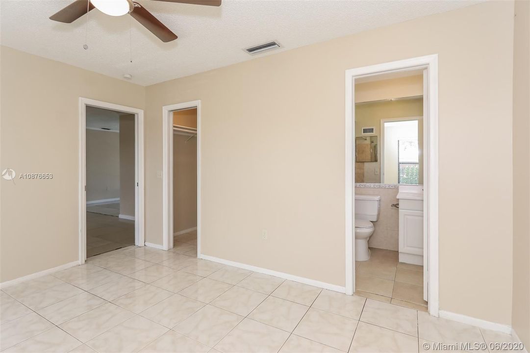 Recently Rented: $2,395 (3 beds, 2 baths, 1437 Square Feet)