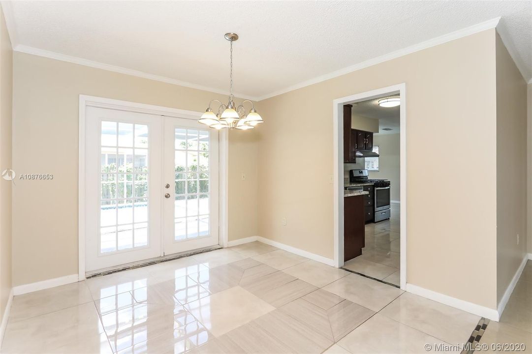 Recently Rented: $2,395 (3 beds, 2 baths, 1437 Square Feet)