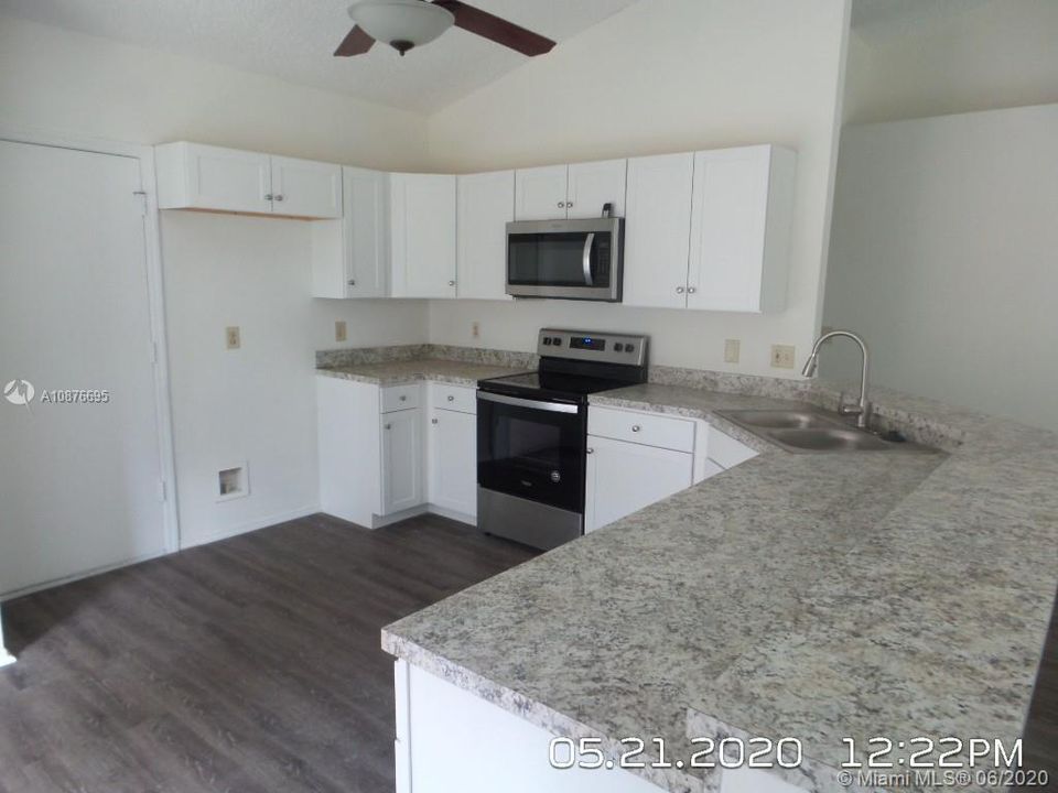 Vendido Recientemente: $205,900 (3 camas, 2 baños, 0 Pies cuadrados)