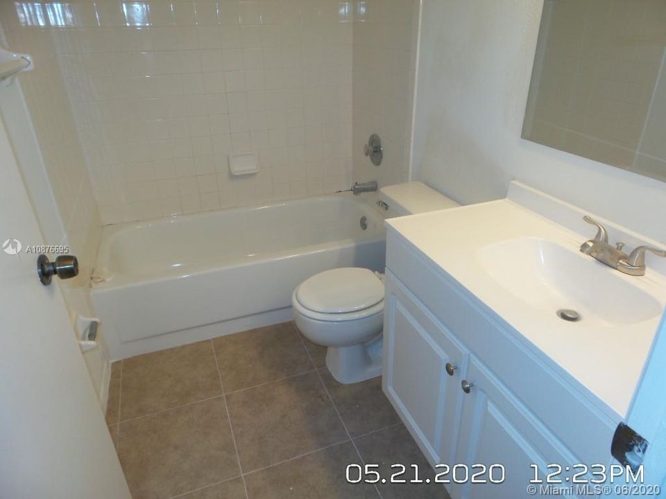 Vendido Recientemente: $205,900 (3 camas, 2 baños, 0 Pies cuadrados)
