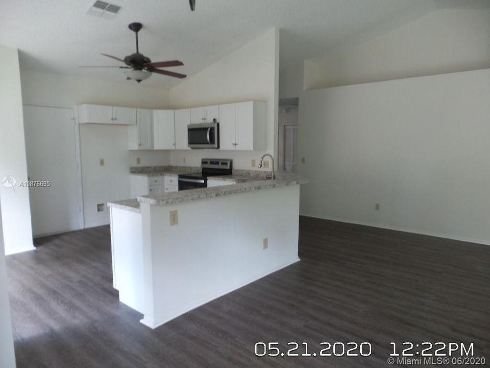 Vendido Recientemente: $205,900 (3 camas, 2 baños, 0 Pies cuadrados)