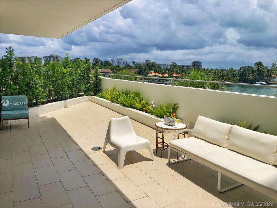 This unit includes the largest private terrace on the market.