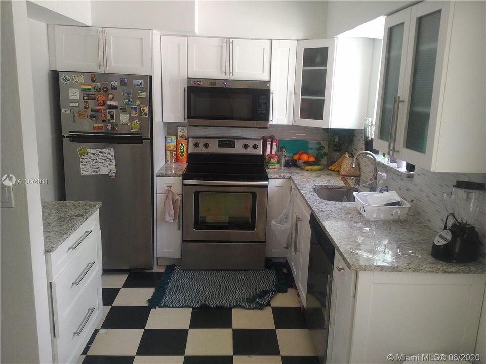 Недавно арендовано: $1,450 (1 спален, 1 ванн, 800 Квадратных фут)