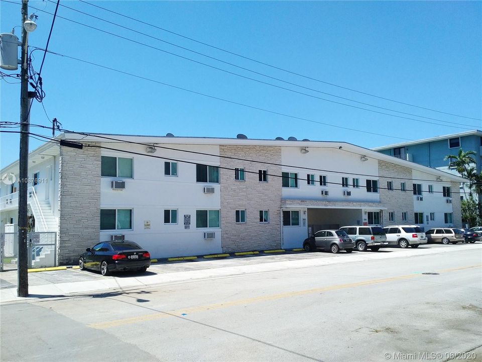 Недавно арендовано: $1,450 (1 спален, 1 ванн, 800 Квадратных фут)