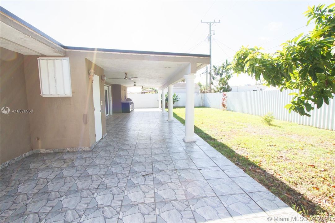 Large, covered patio perfect for parties!