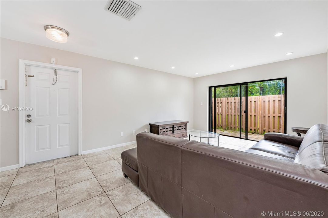 Recently Rented: $1,795 (2 beds, 2 baths, 1138 Square Feet)