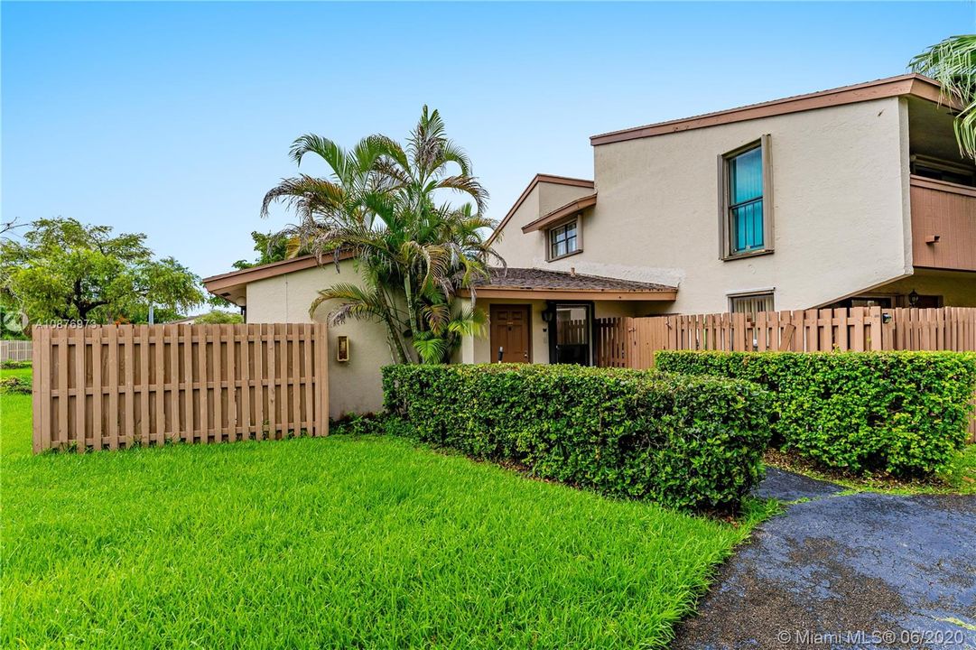 Recently Rented: $1,795 (2 beds, 2 baths, 1138 Square Feet)