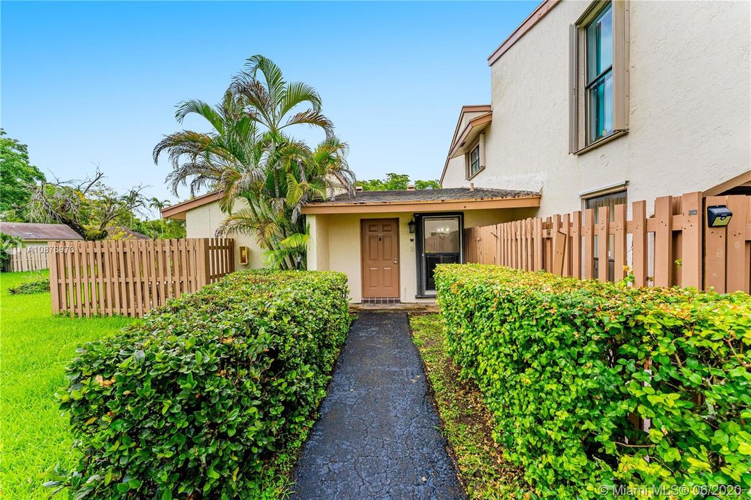 Recently Rented: $1,795 (2 beds, 2 baths, 1138 Square Feet)