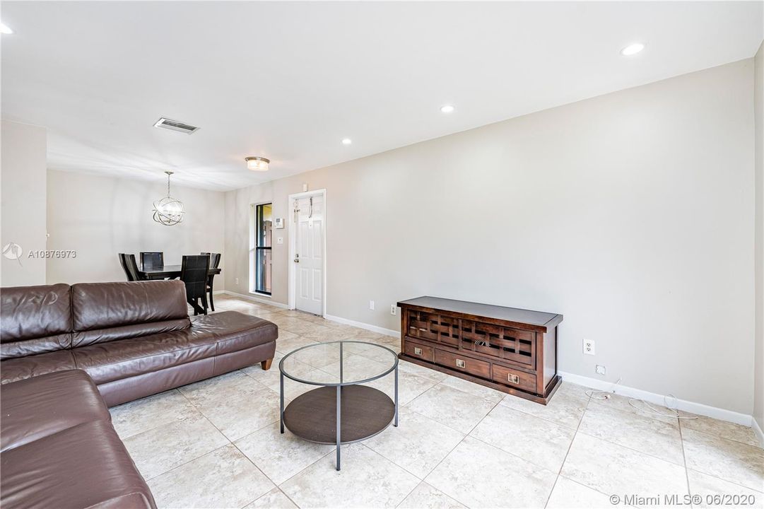 Recently Rented: $1,795 (2 beds, 2 baths, 1138 Square Feet)