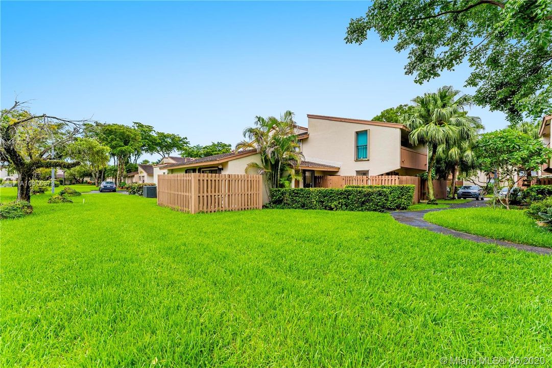 Recently Rented: $1,795 (2 beds, 2 baths, 1138 Square Feet)
