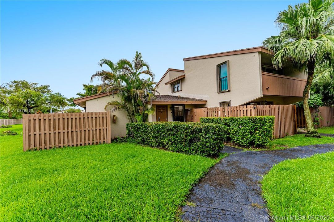 Recently Rented: $1,795 (2 beds, 2 baths, 1138 Square Feet)