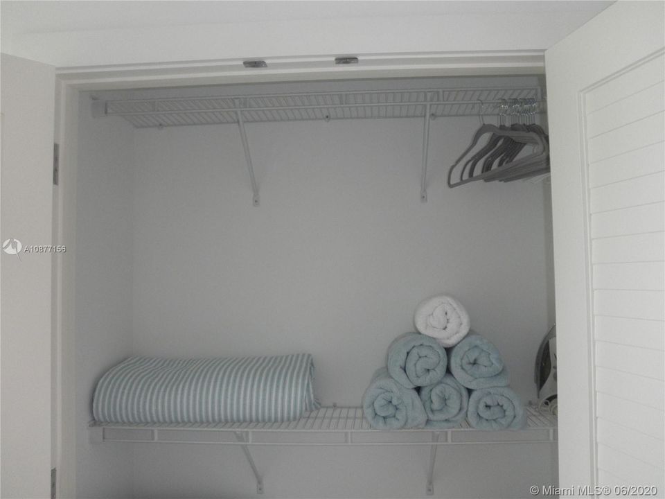 MASTER BEDROOM CLOSET