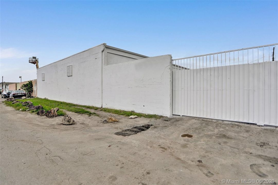 Vendido Recientemente: $975,000 (0 camas, 0 baños, 3797 Pies cuadrados)