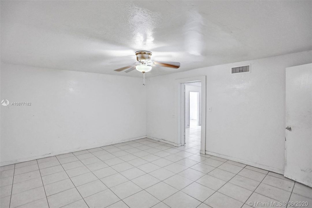 Vendido Recientemente: $975,000 (0 camas, 0 baños, 3797 Pies cuadrados)