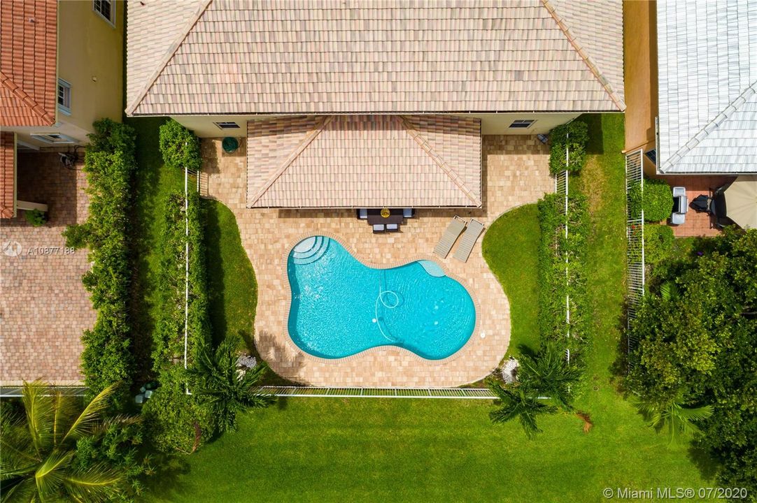 Недавно продано: $799,950 (6 спален, 4 ванн, 3888 Квадратных фут)