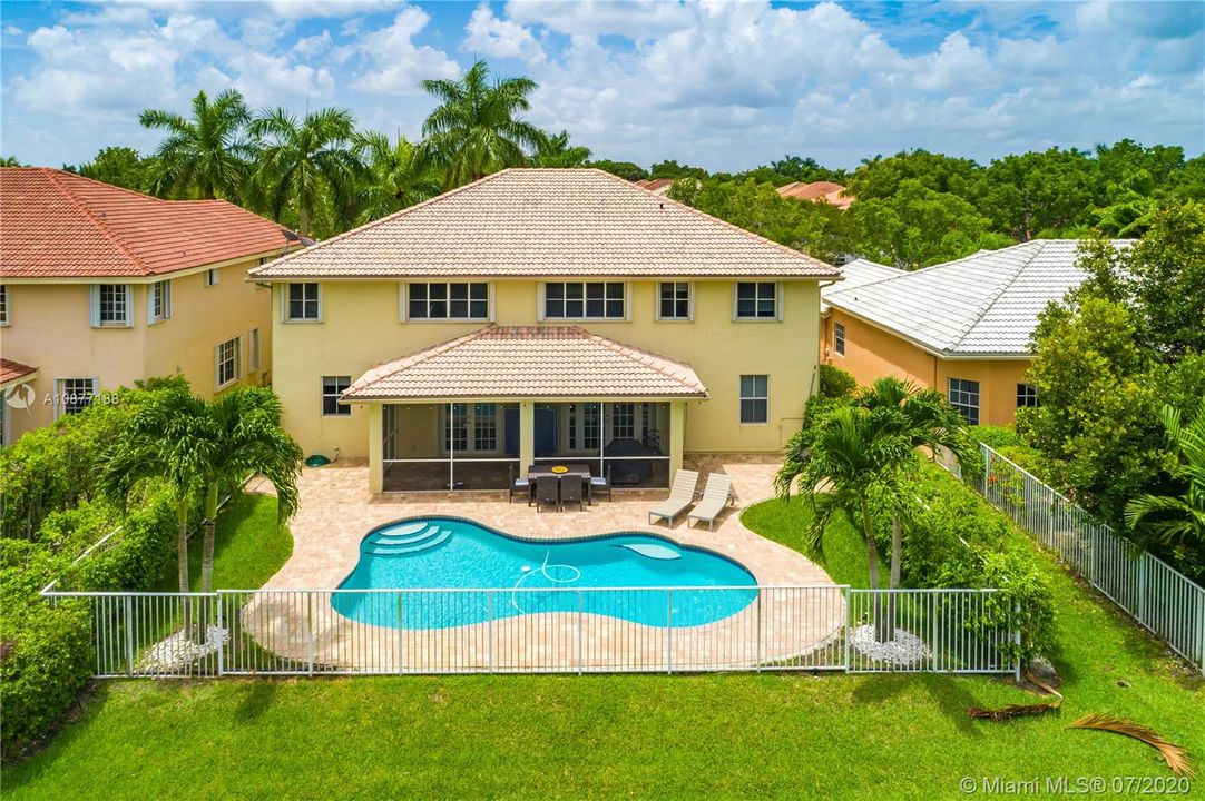 Недавно продано: $799,950 (6 спален, 4 ванн, 3888 Квадратных фут)