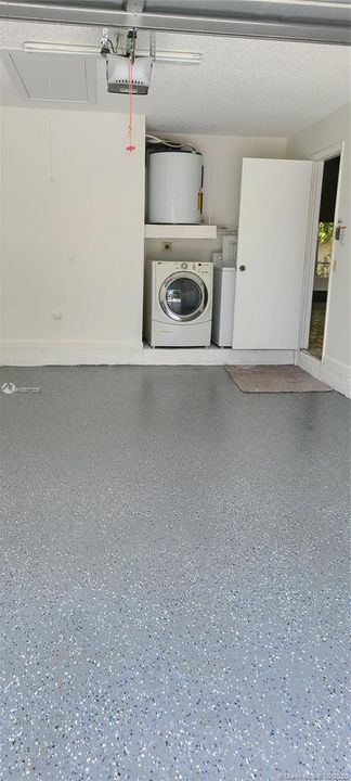 Recently Rented: $2,400 (3 beds, 2 baths, 1645 Square Feet)