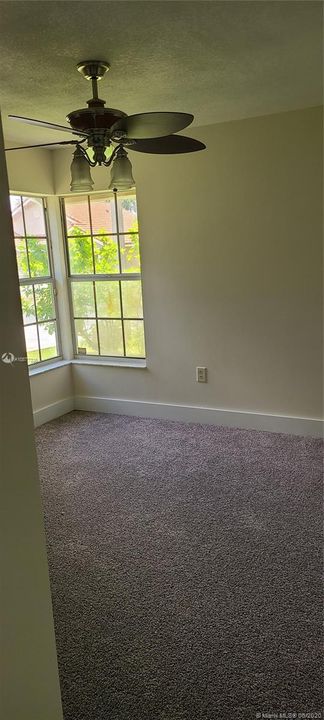 Recently Rented: $2,400 (3 beds, 2 baths, 1645 Square Feet)