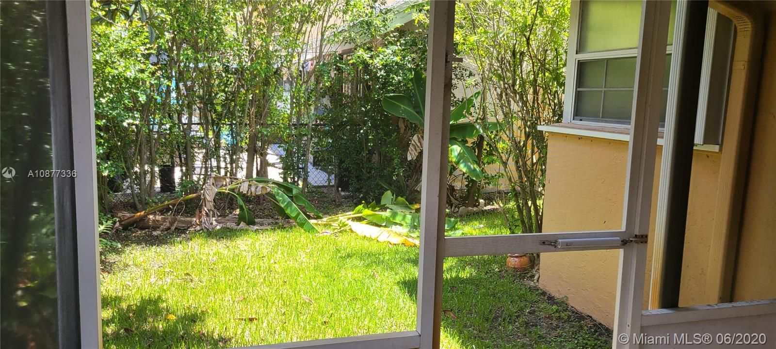 Recently Rented: $2,400 (3 beds, 2 baths, 1645 Square Feet)