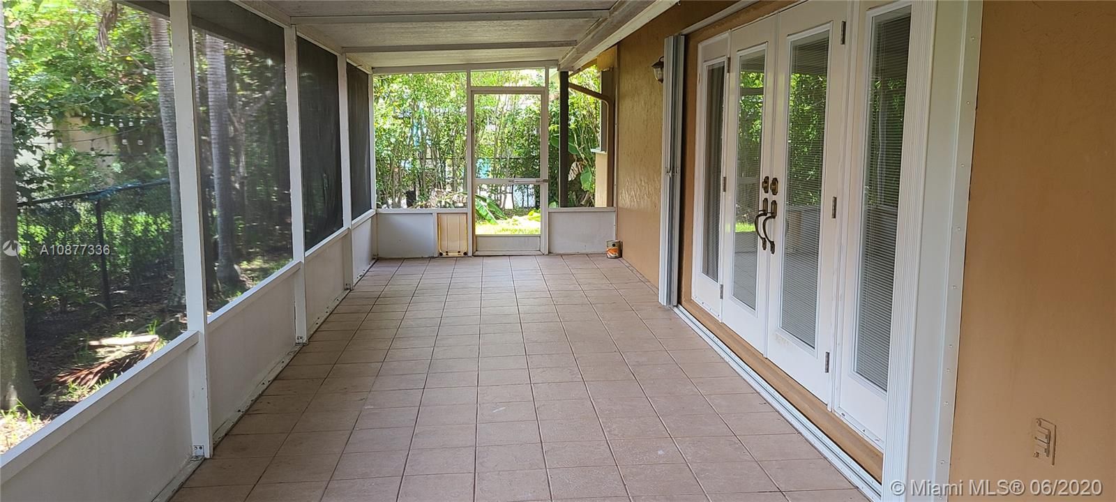 Recently Rented: $2,400 (3 beds, 2 baths, 1645 Square Feet)