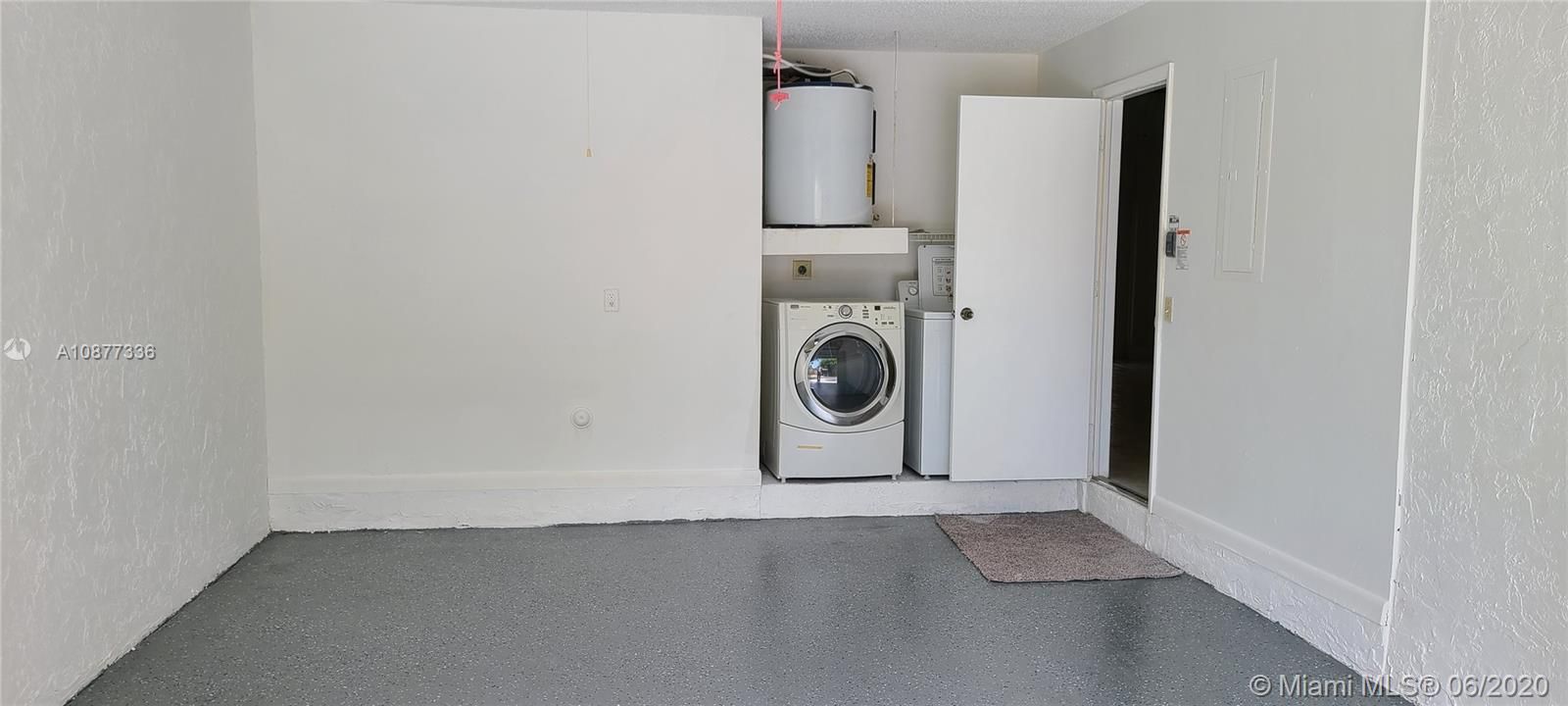 Recently Rented: $2,400 (3 beds, 2 baths, 1645 Square Feet)