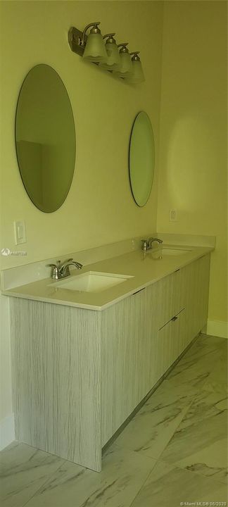 Recently Rented: $2,400 (3 beds, 2 baths, 1645 Square Feet)
